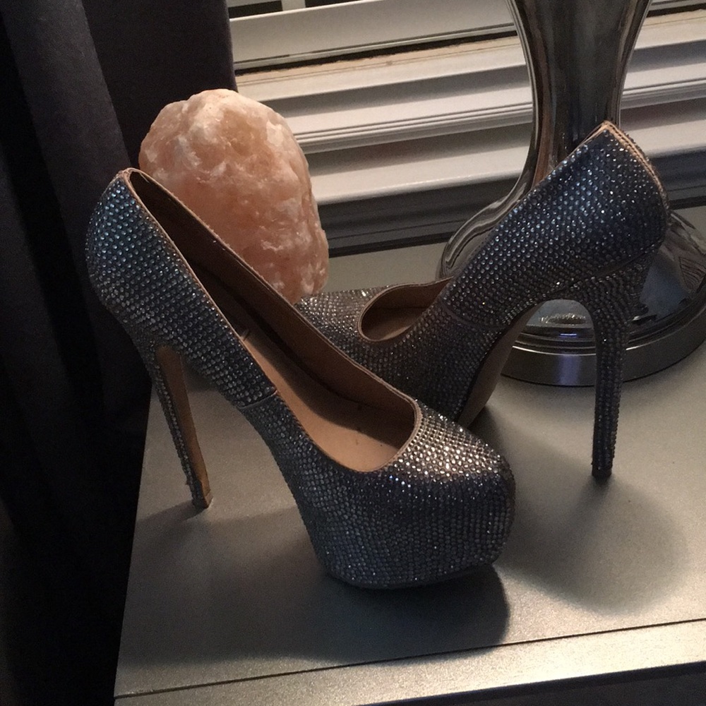 Shoes sparkling